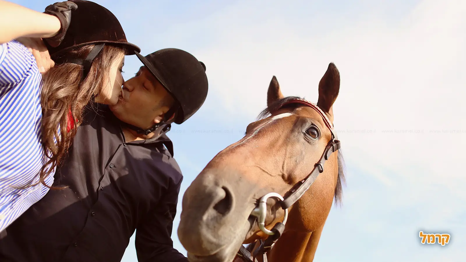 רכיבה זוגית על סוסים: חוויה רומנטית בטבע