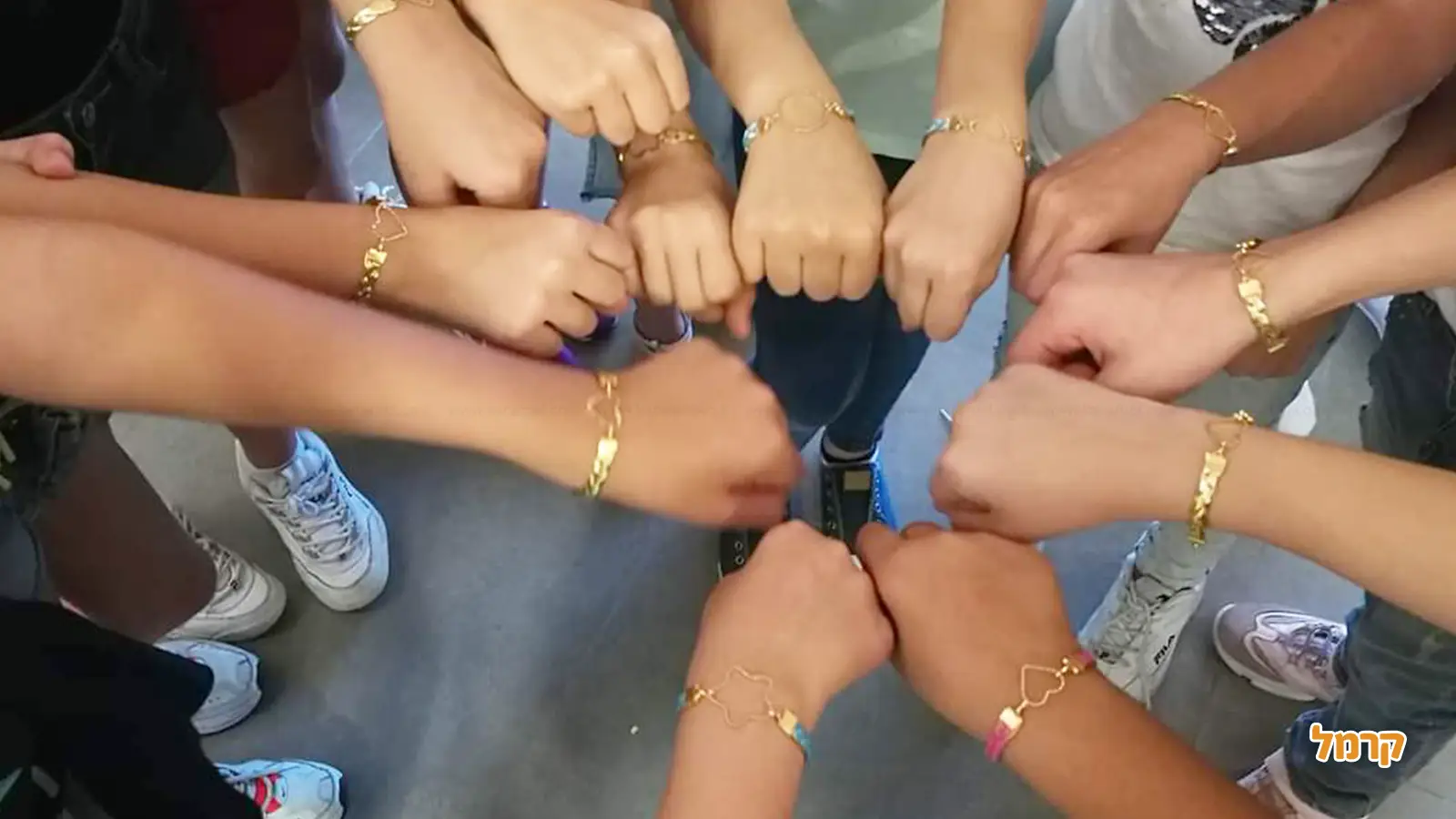 מאחורי החרוזים: סודות מעולם העיצוב והיצירה של תכשיטים מאחורי החרוזים: סודות מעולם העיצוב והיצירה של תכשיטים