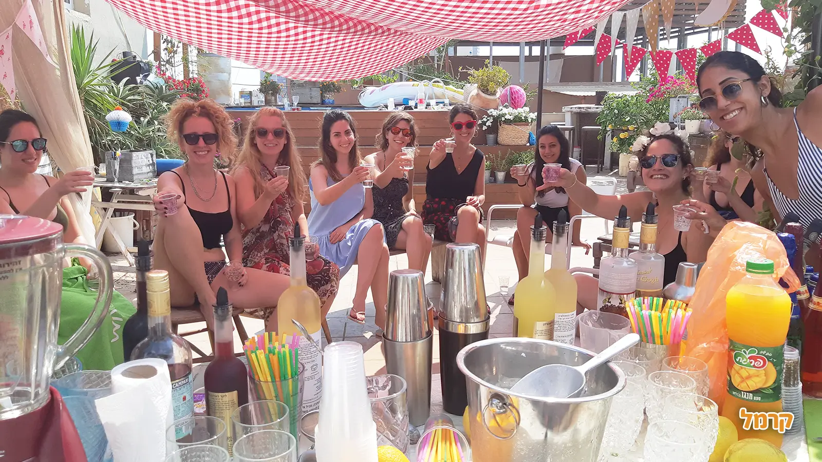 מסיבת רווקות בסטייל? קוקטיילים עם טוויסט נשי מסיבת רווקות בסטייל? קוקטיילים עם טוויסט נשי