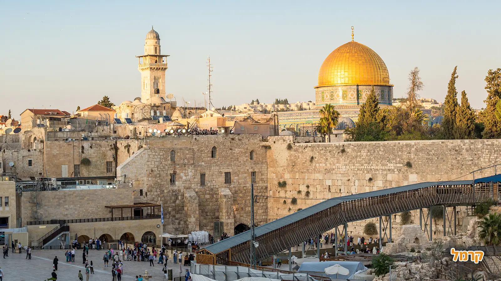 מה עושים בחנוכה - המדריך המלא לחג האורים 2025