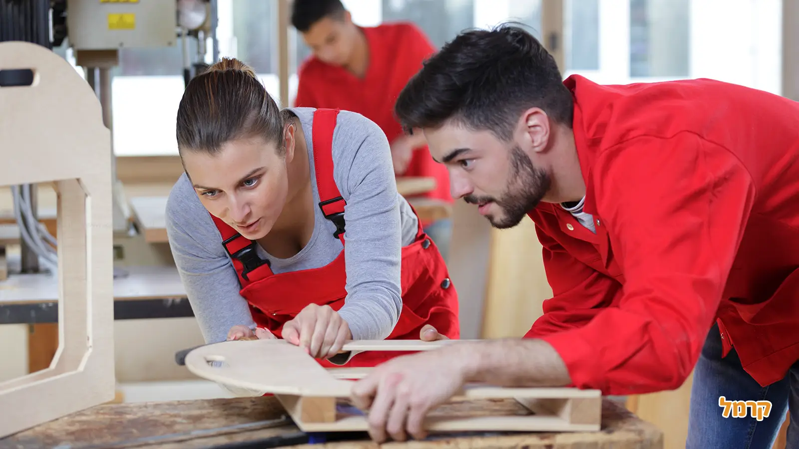 למה ללמוד נגרות? המדריך המלא ליתרונות עבודה בעץ למה ללמוד נגרות? המדריך המלא ליתרונות עבודה בעץ