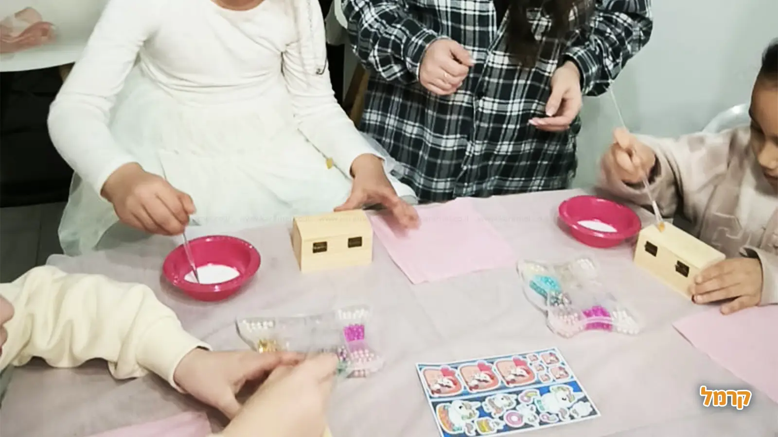 להצית את הדמיון: פעילויות של סדנה