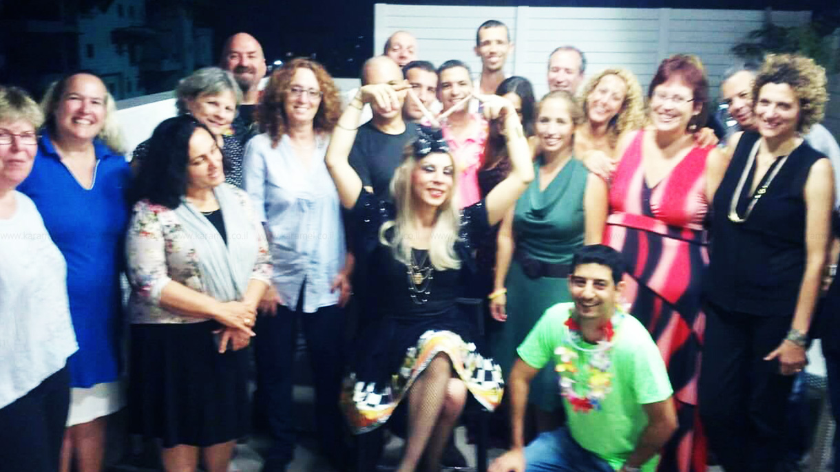 בסלון עם ג'וזי דיויין - 073-7585000