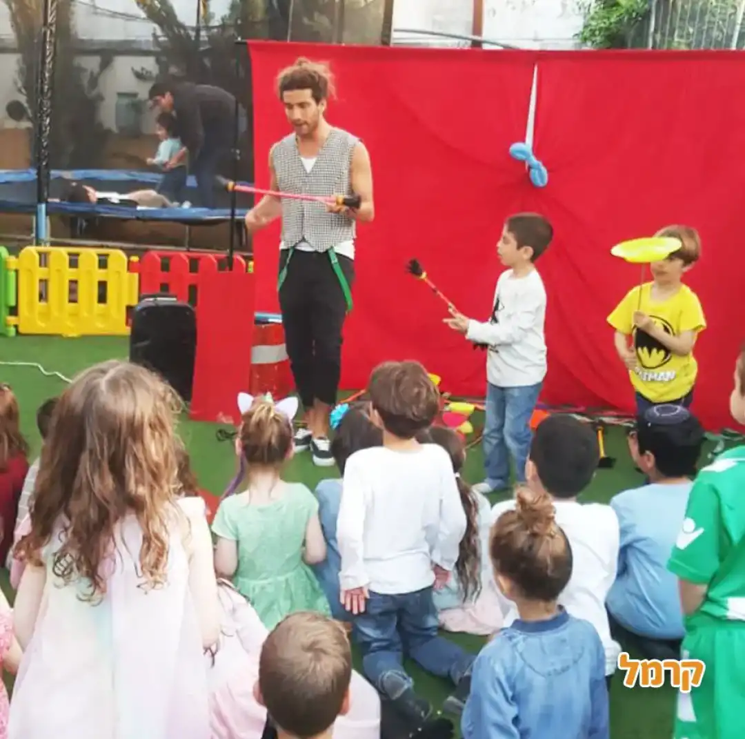 קרקס במזוודה