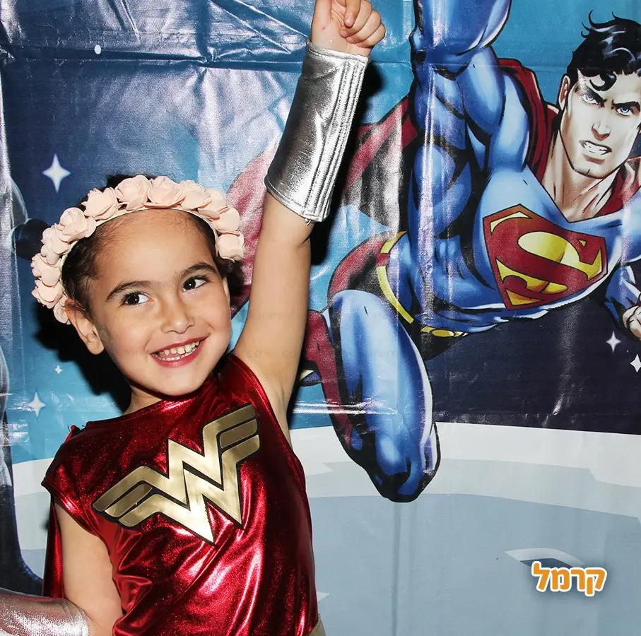 גיבורות וגיבורי העל מצילים את הגלקסיה - 073-7596320