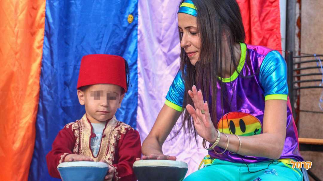 שמרית הצבעונית