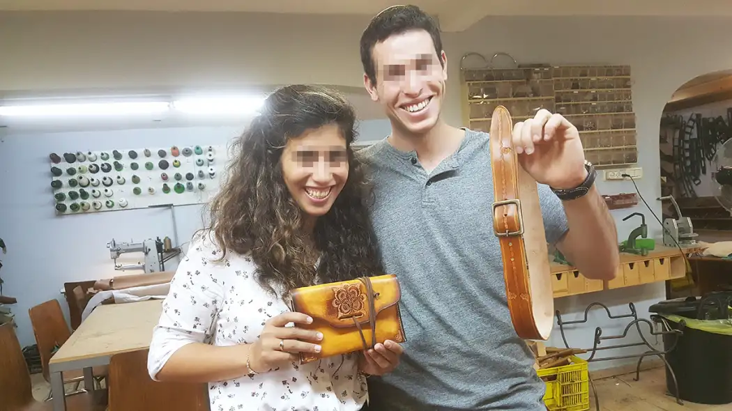 אומניה אומנות העור