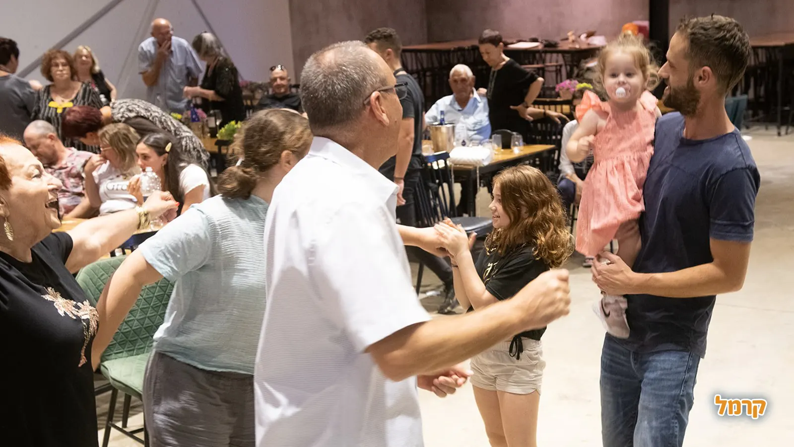 אהבה עברית - 073-7840198