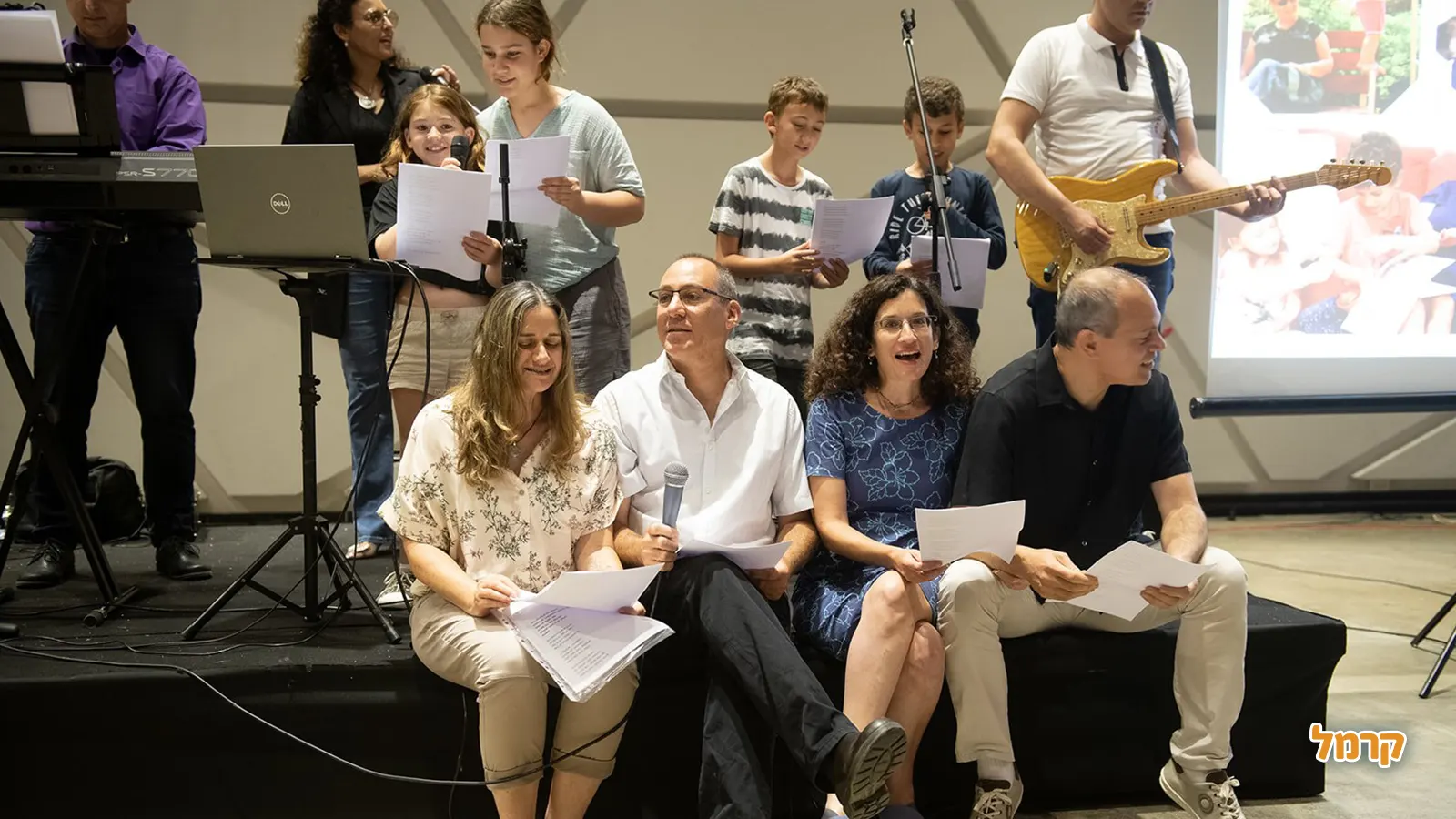 אהבה עברית - 073-7840198