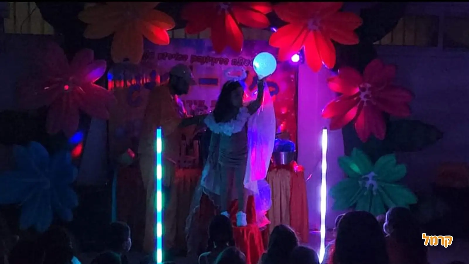 דיג ודוג זוג ליצנים במופע מדהים - 073-7576391