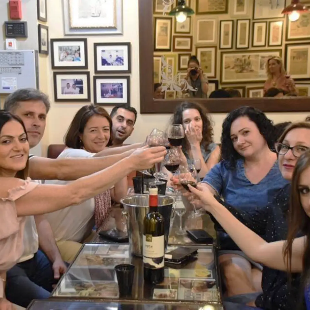 מפגשים על יין