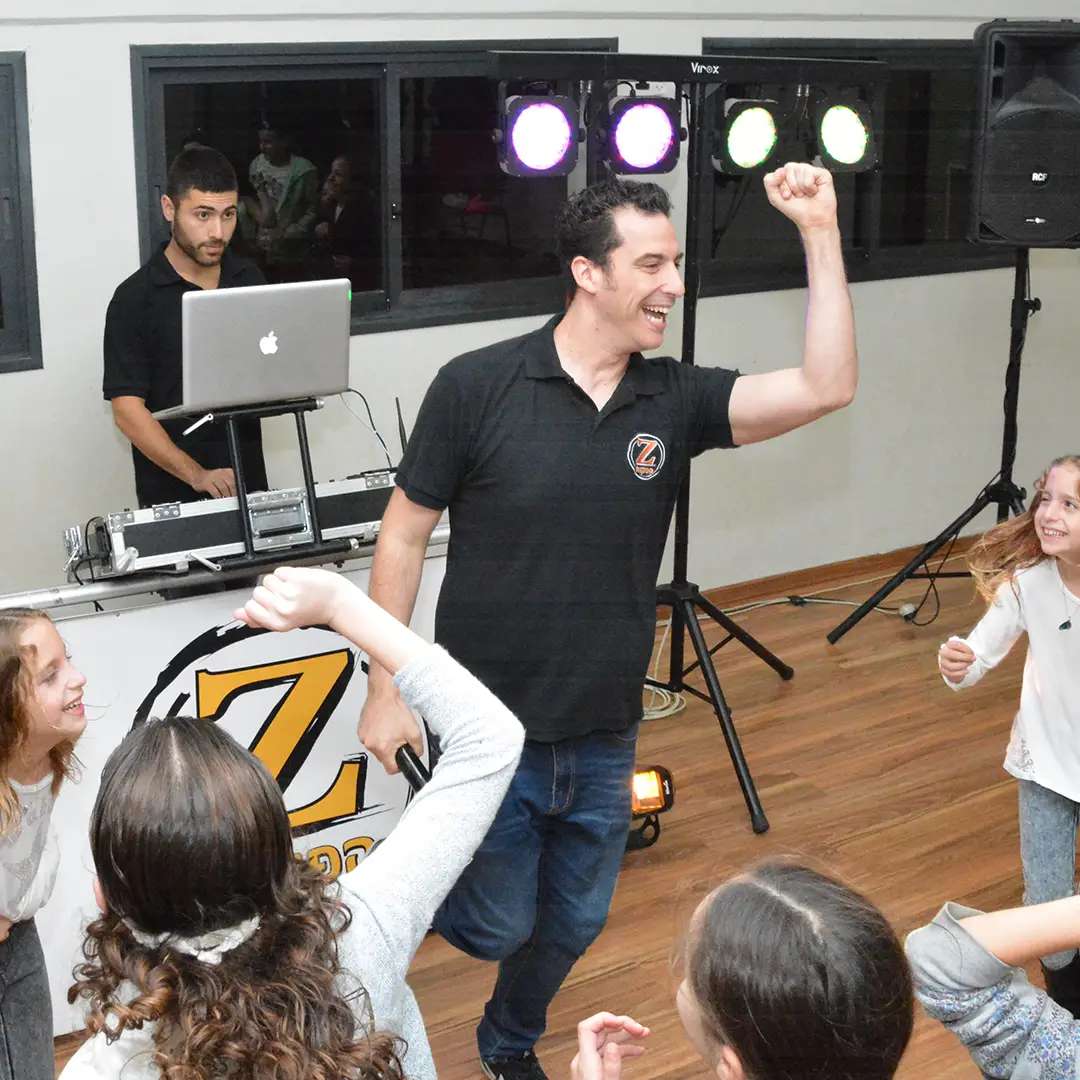 Z הפקות - מסיבת אוזניות וסטאנד אפ Z הפקות - מסיבת אוזניות וסטאנד אפ