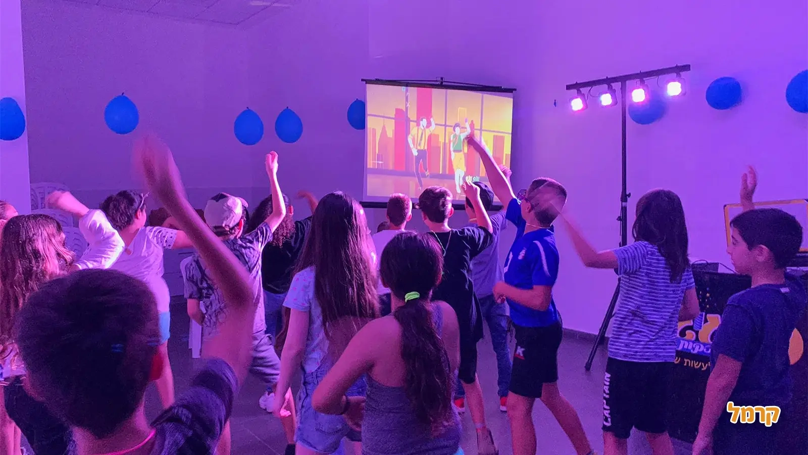 חגיגה הפקות - מסיבת קריוקי מצחיקה - 073-7590529