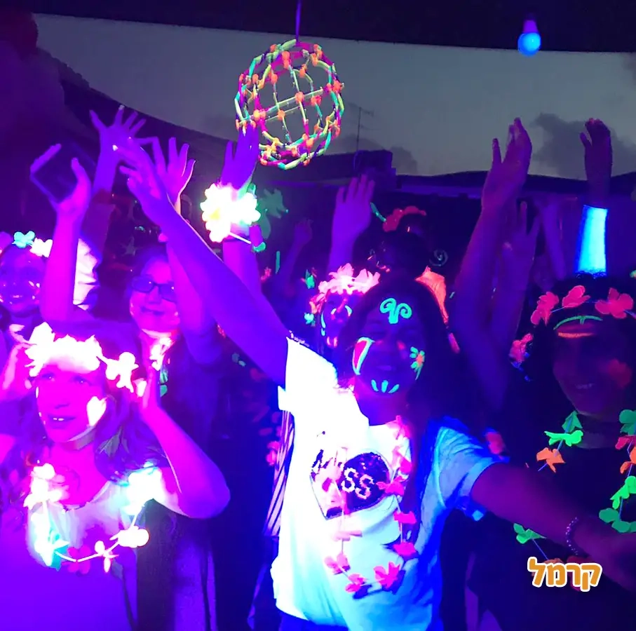 חגיגה הפקות - מסיבת קריוקי מצחיקה - 073-7590529