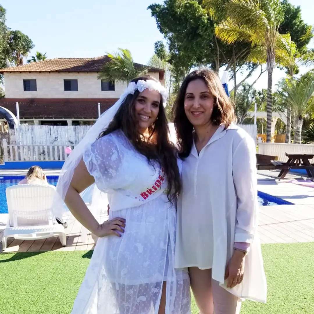 היופי שמאחורי הכתב עם מאיה הראל היופי שמאחורי הכתב עם מאיה הראל