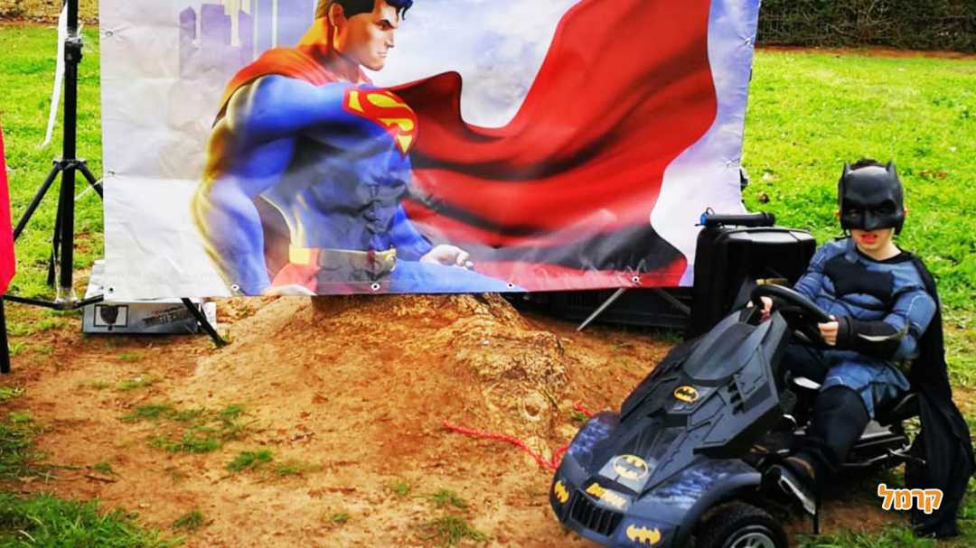 חגיגה של גיבורי על