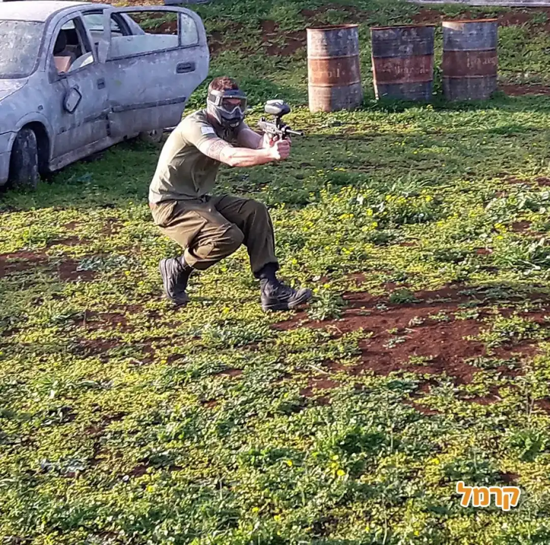 שחקן יורה במשחק