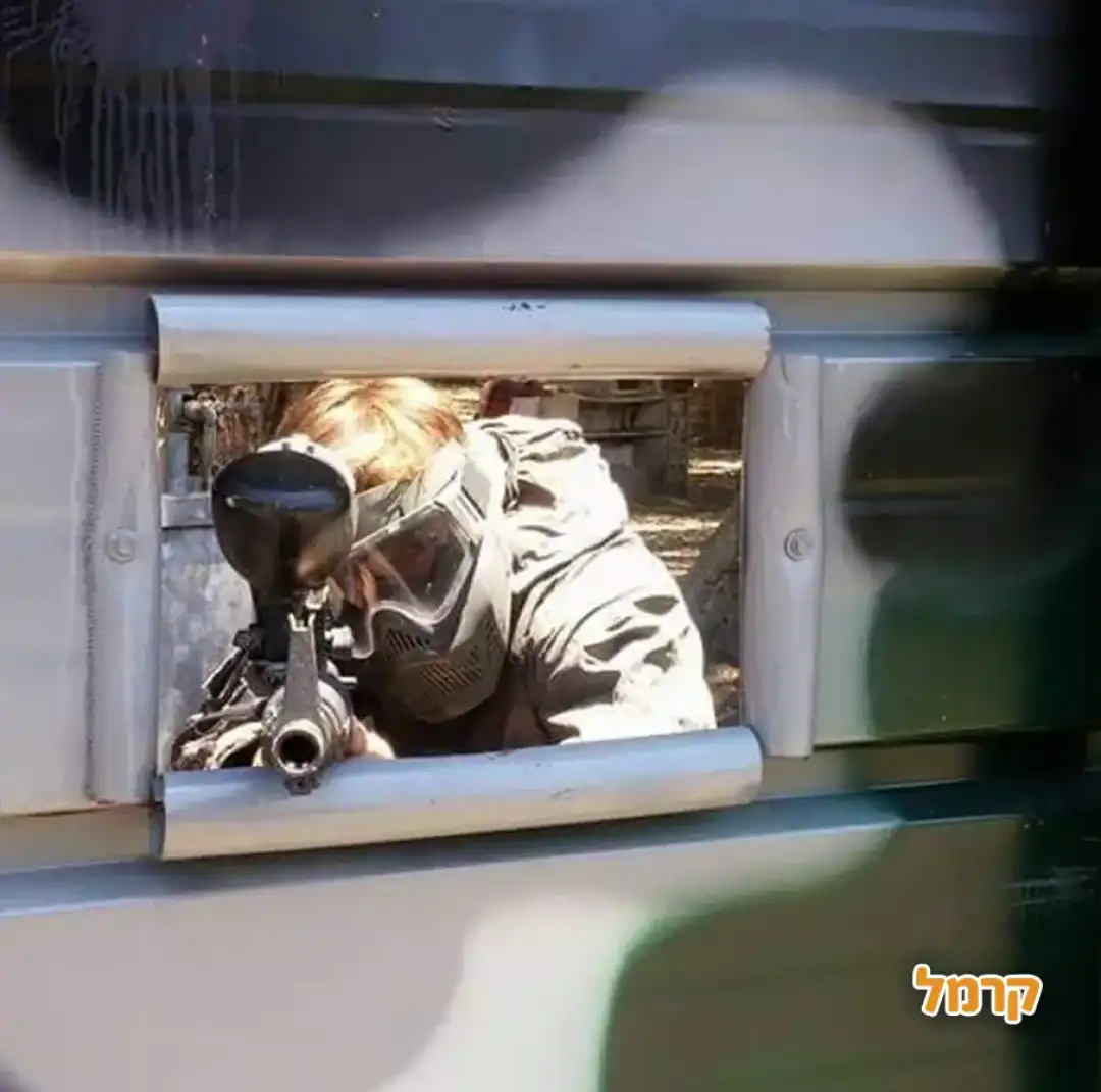 שחקן בעמד ירי