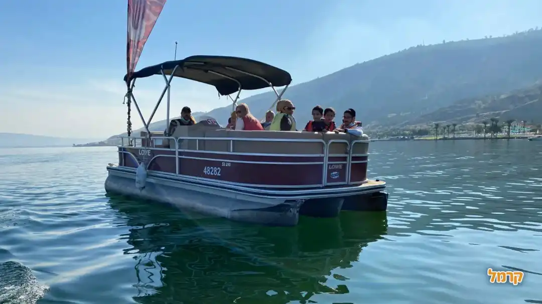 שייט בפונטון