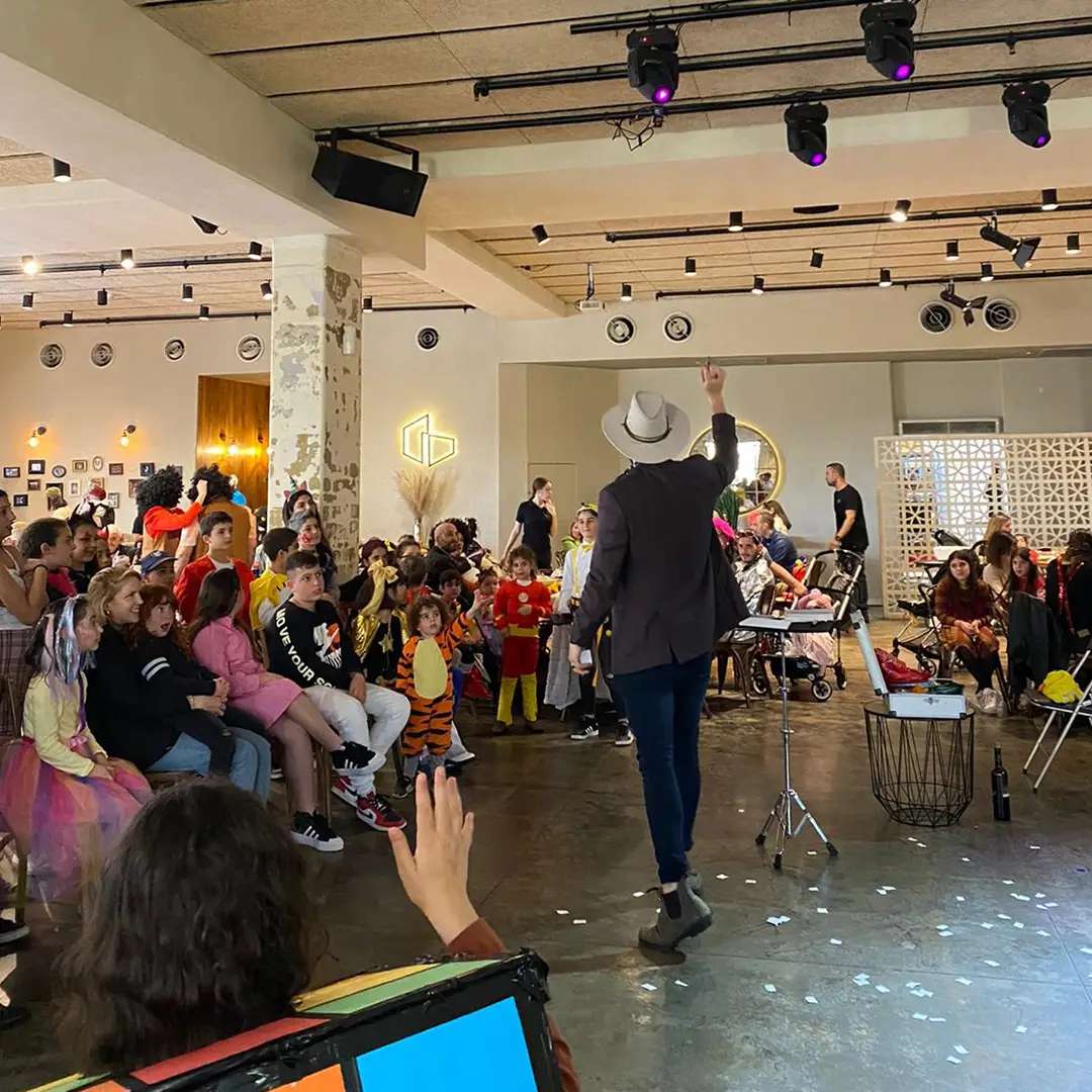 אור אמן חושים לבר/בת מצווה אור אמן חושים לבר/בת מצווה
