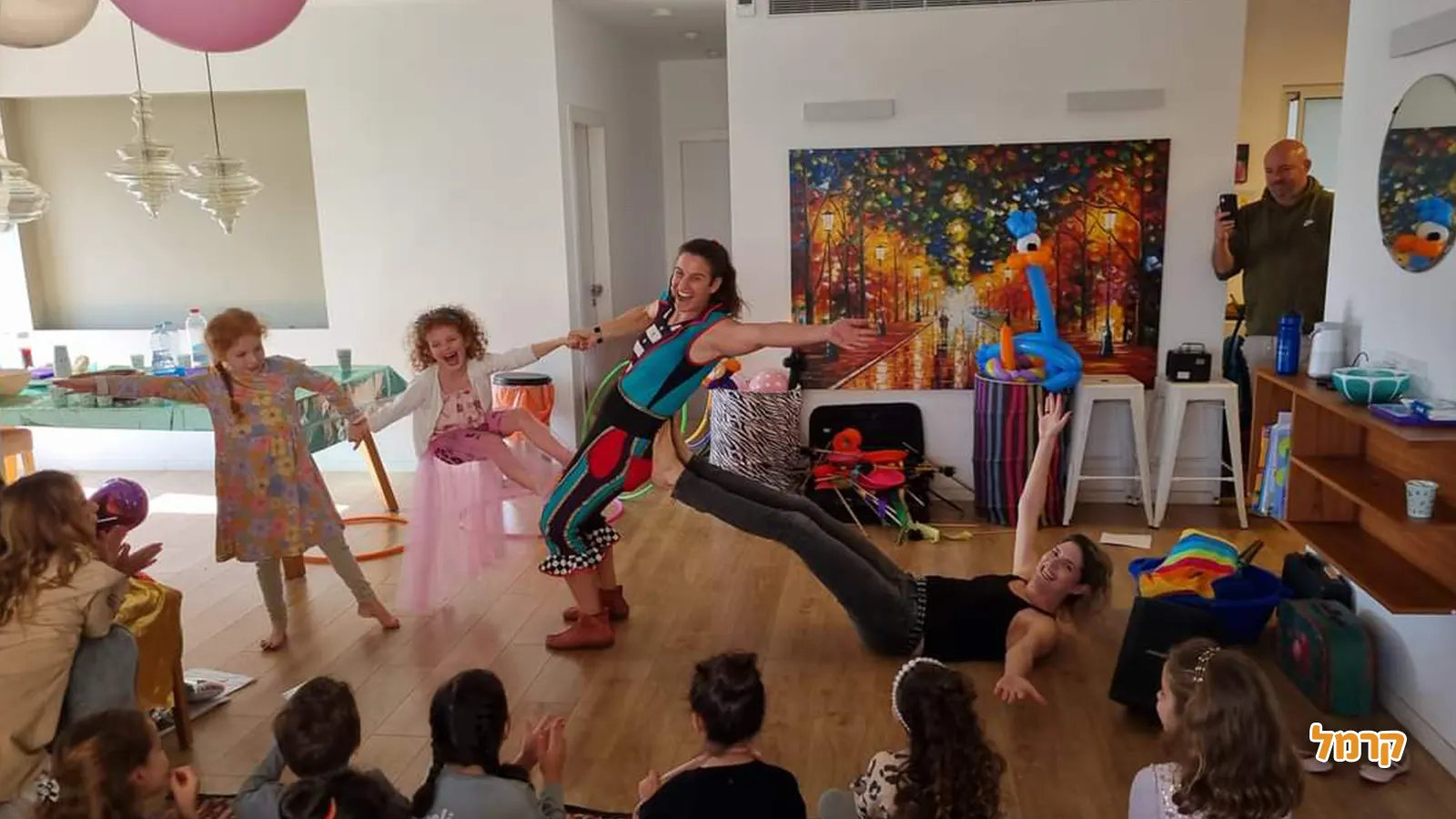 לעוף עם בלונים - 073-7590577