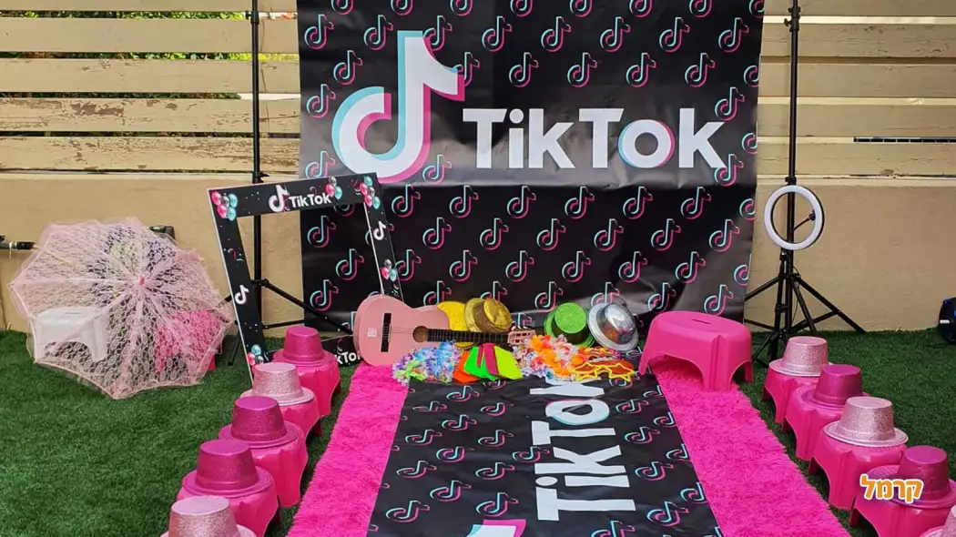 חגיגת טיק טוק מדליקה