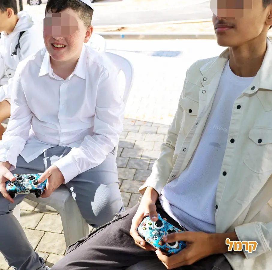 Play Box - מסיבת גיימינג ומציאות מדומה - 073-7590537