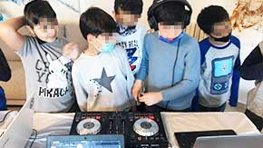Follow the Beat - בואו להפוך ל DJ'S Follow the Beat - בואו להפוך ל DJ'S