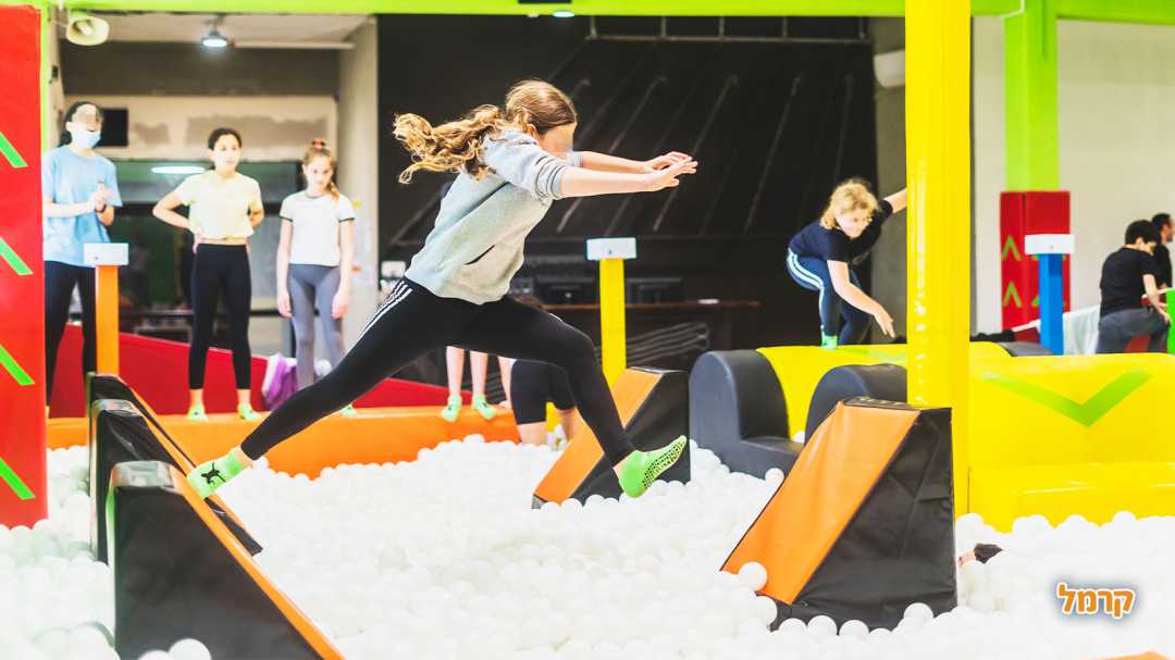 קופצים ומתחרים