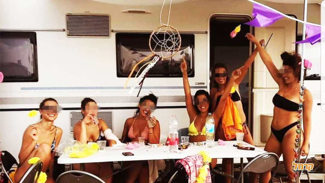 בין שבילים לכוכבים