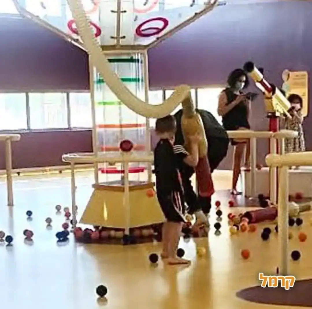 משחקים עם שואב כדורים