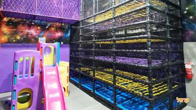 מגלשה ומגדל טיפוס