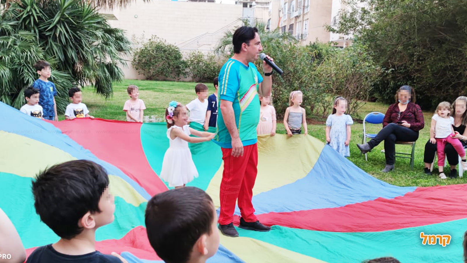 גילי בא לבקר - 073-7612335