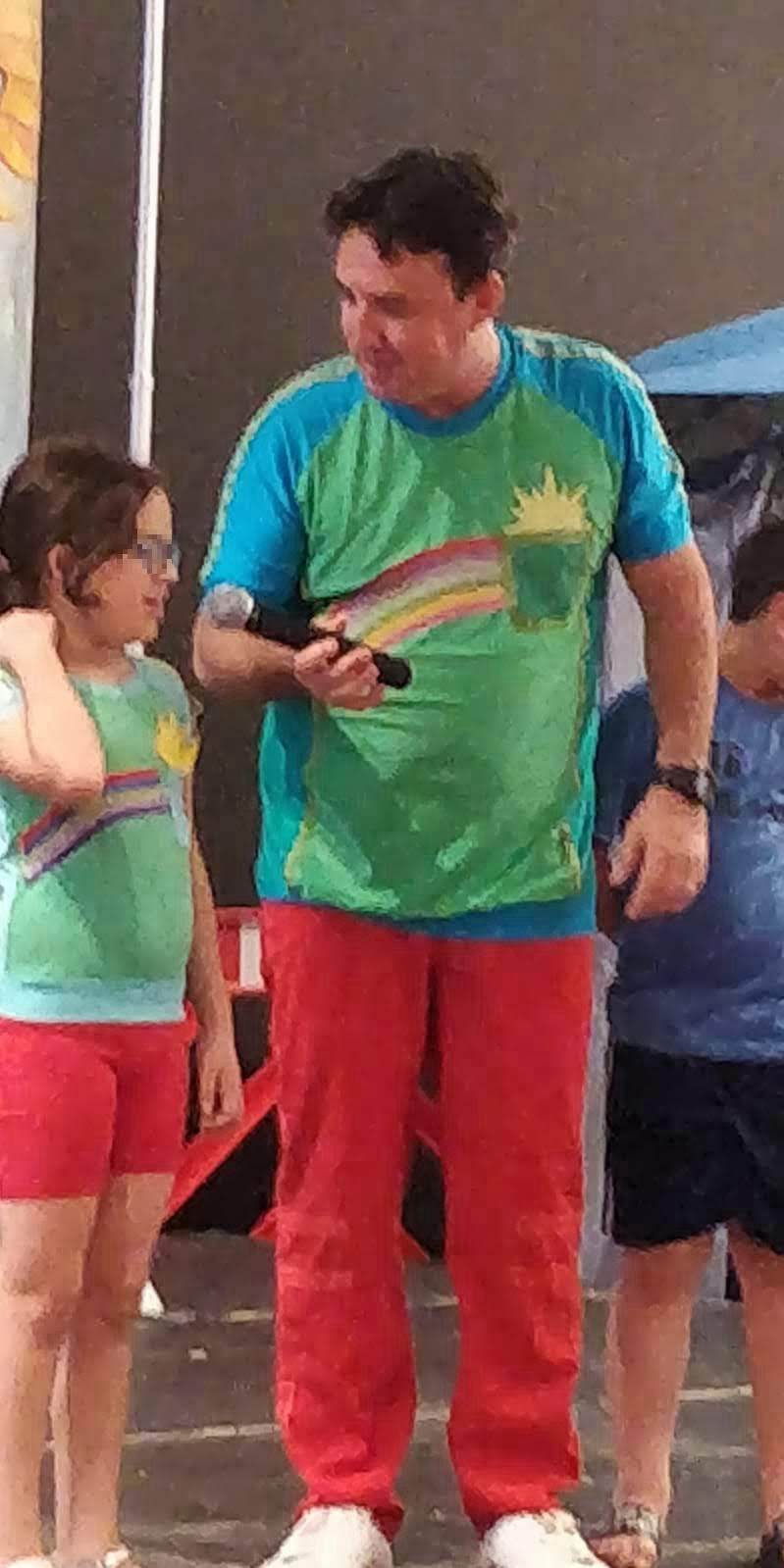 גילי בא לבקר - 073-7612335