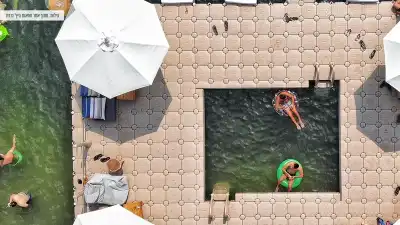מתחם מדליק לבילוי על המים מתחם מדליק לבילוי על המים