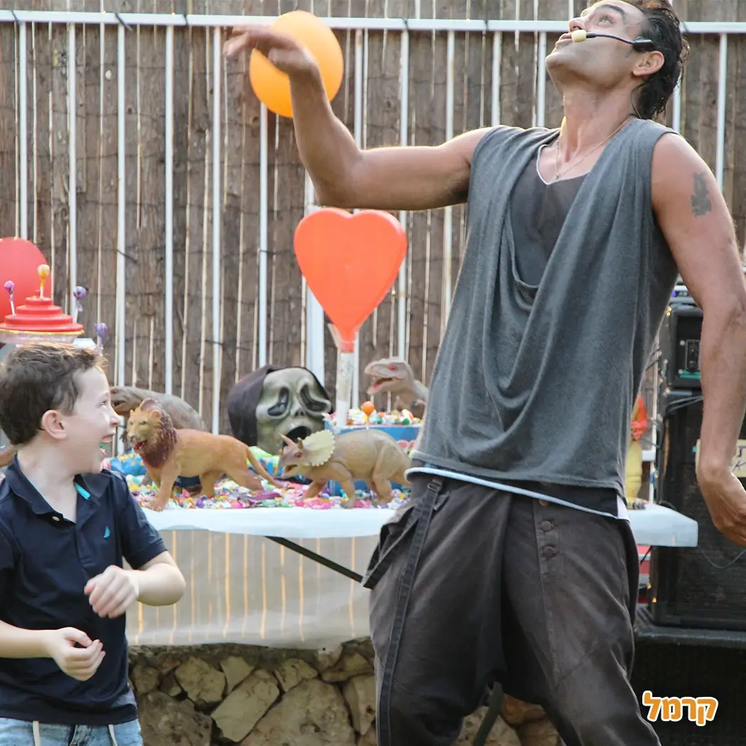 יובלדת - סטנדאפ וקיוסק הממתקים - 073-7576368