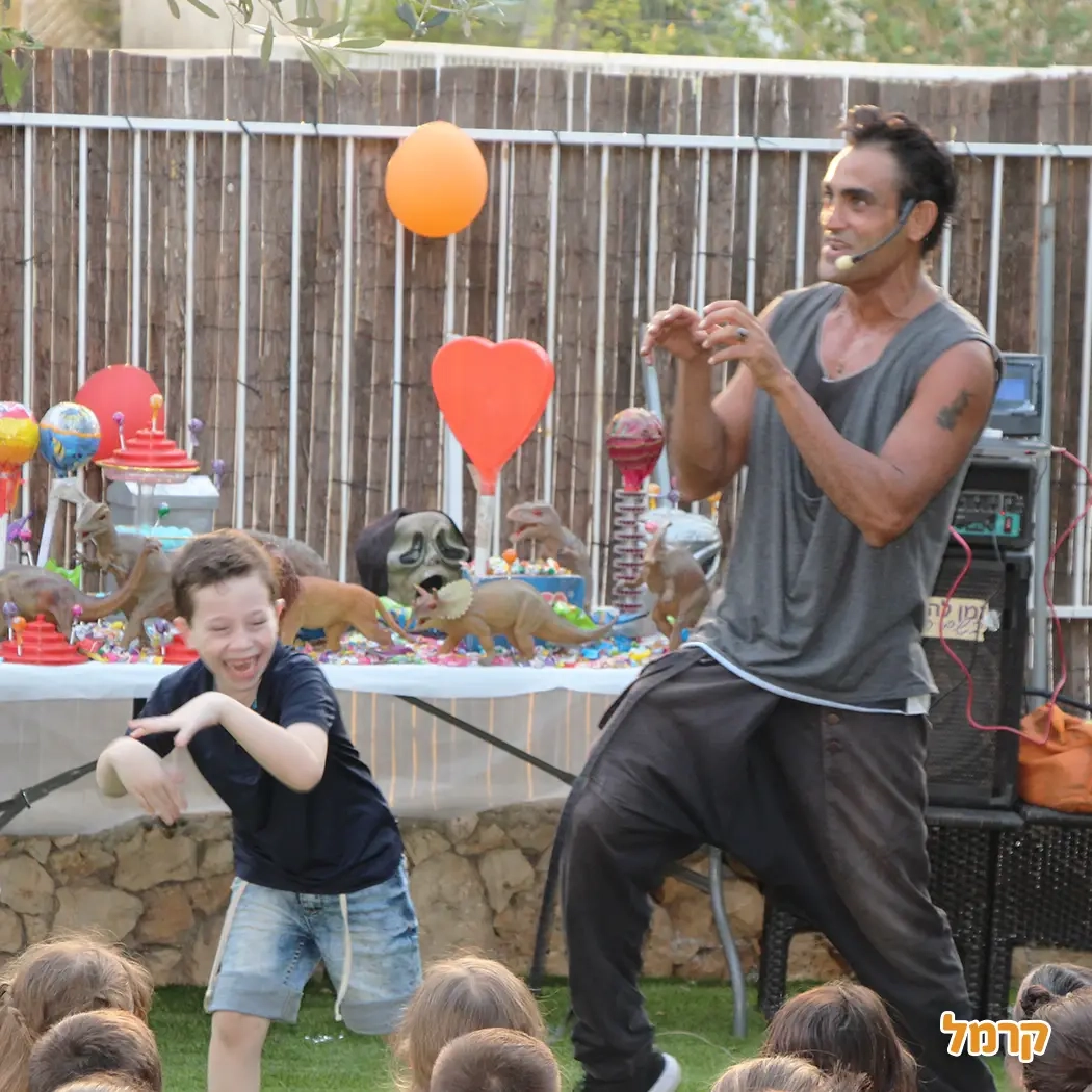 יובלדת - סטנדאפ וקיוסק הממתקים - 073-7576368