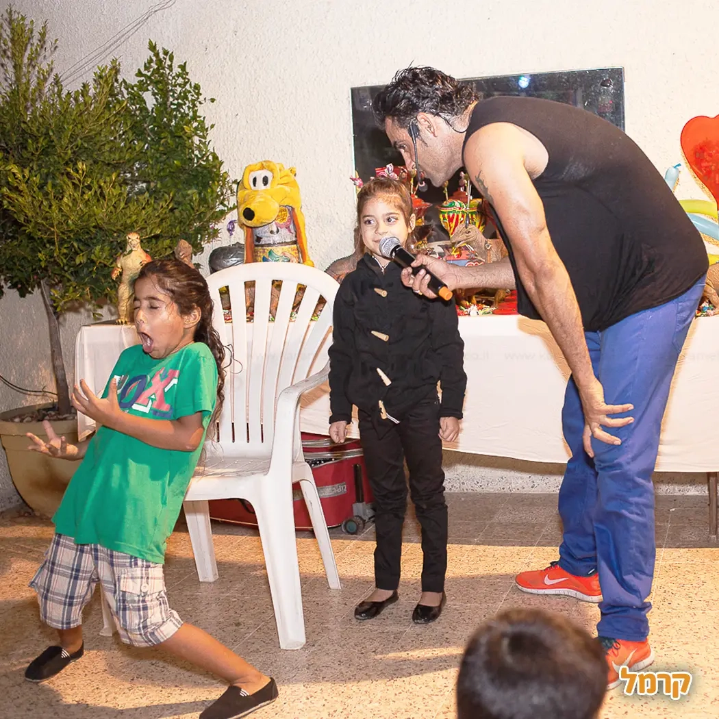 יובלדת - סטנדאפ וקיוסק הממתקים - 073-7576368