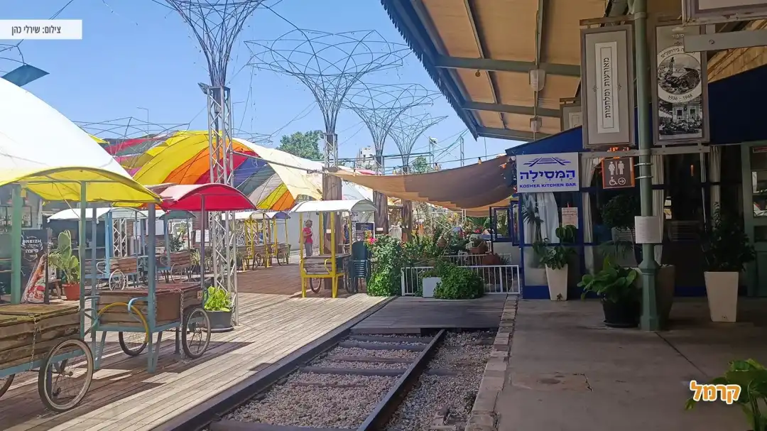 מסילות הרכבת הישנה באזור המתחם