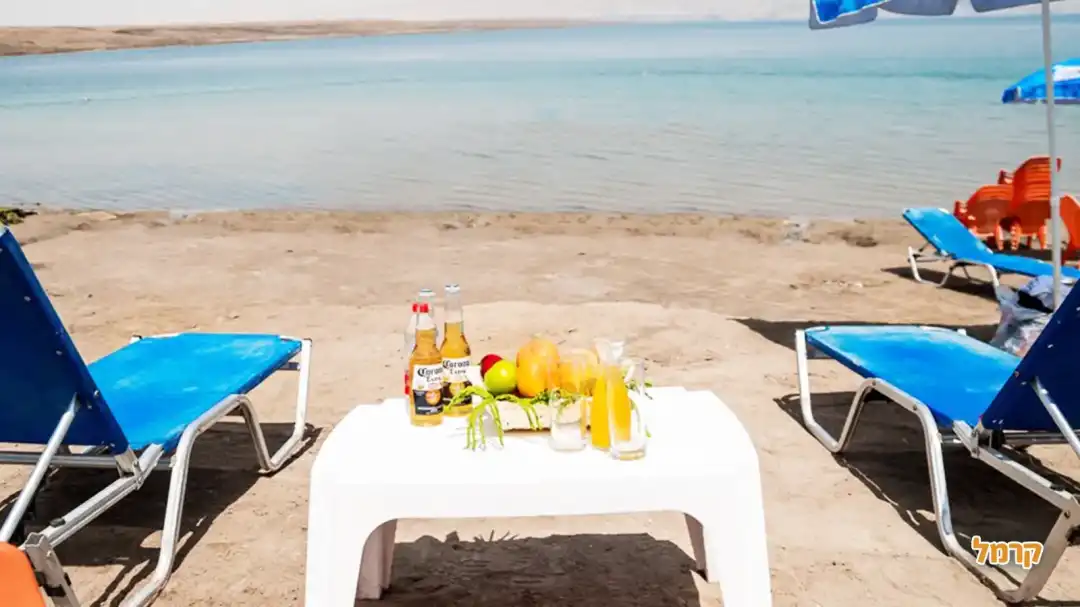 פינוק בחוף ים המלח