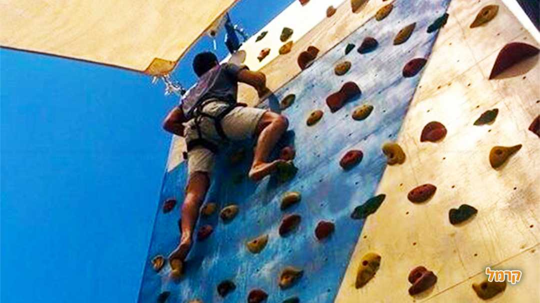 קיר הטיפוס של רפטינג נהר הירדן