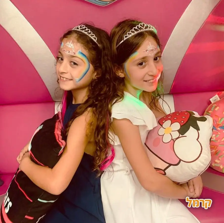 חוגגות באוטובוס - מסיבת הכל כלול - 073-7823006