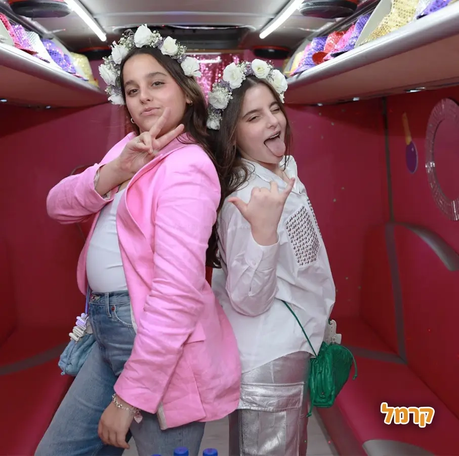 חוגגות באוטובוס - מסיבת הכל כלול - 073-7823006