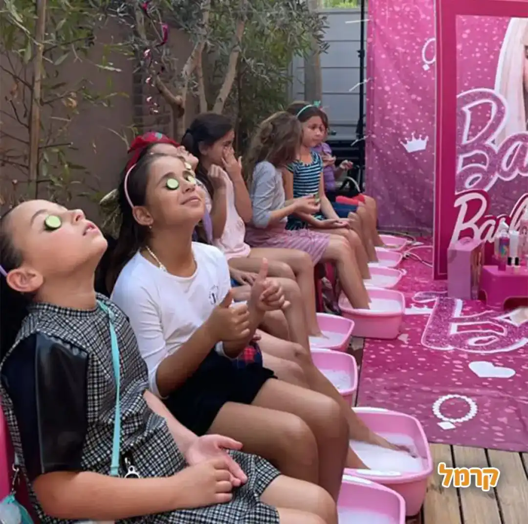 הפעלת ברבי מושלמת עם גיבורת האור