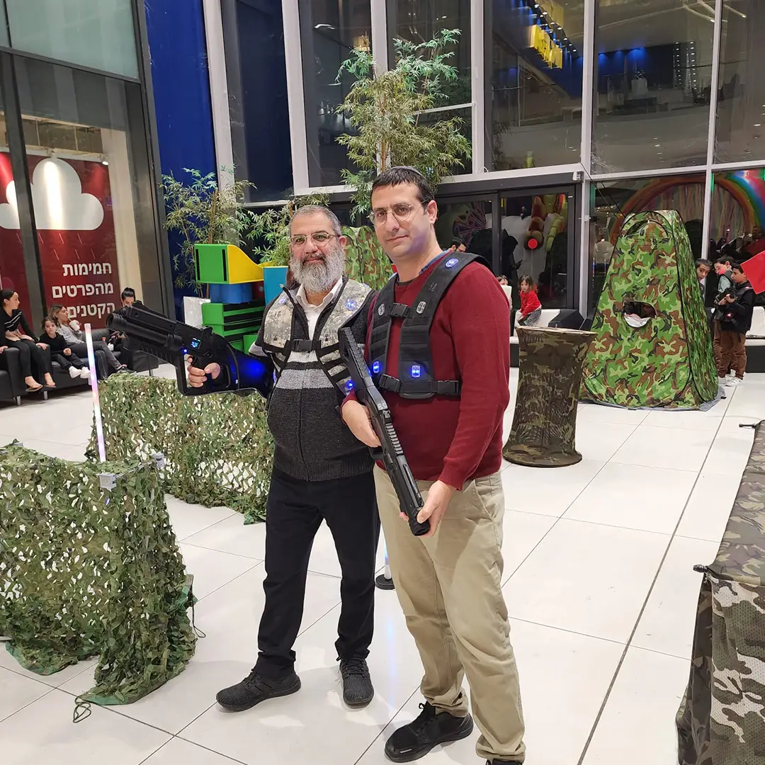 הפעלה מגבשת עם קרייזי לייזר