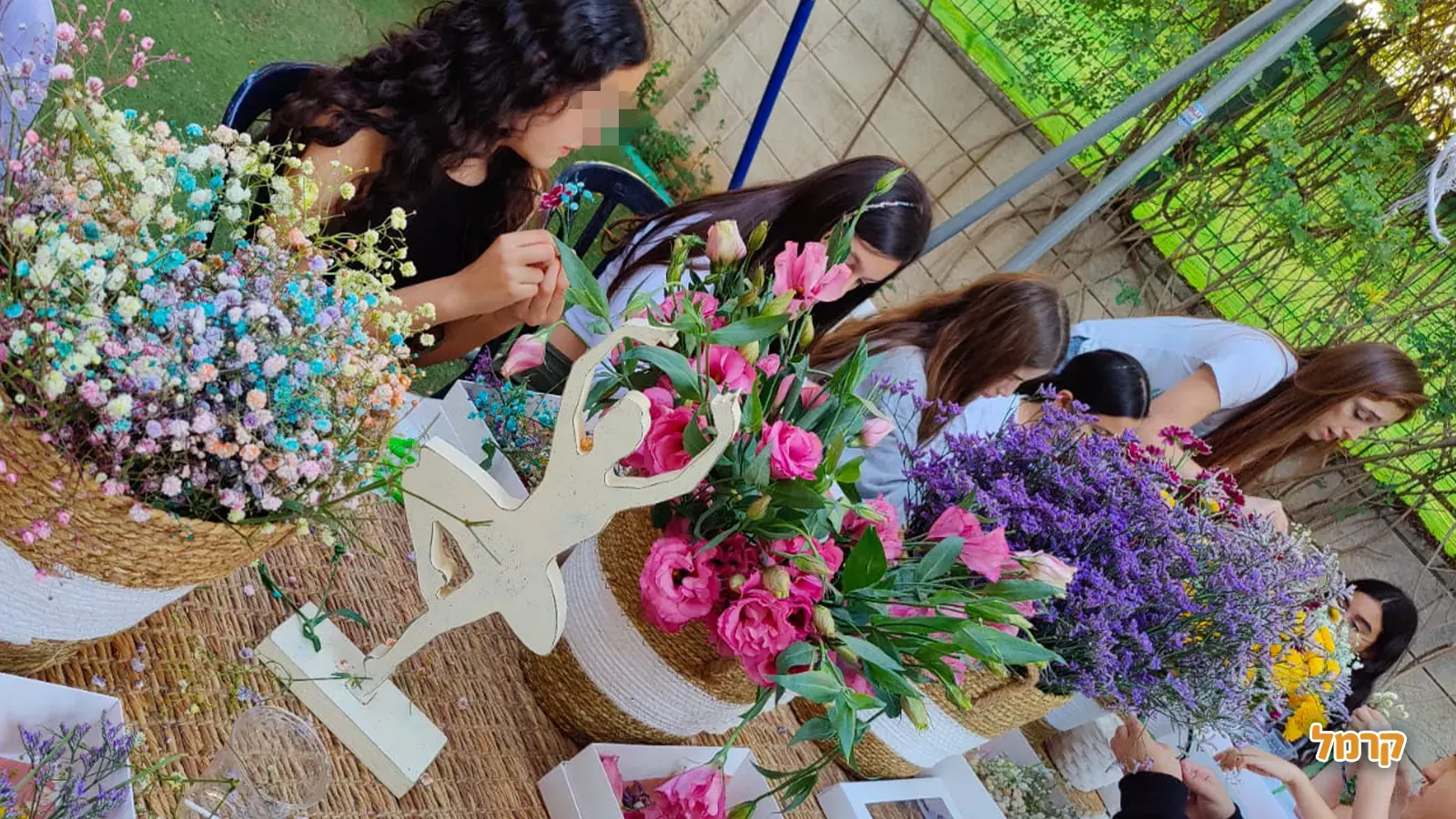 דריה עיצוב בפרחים - 073-7824021