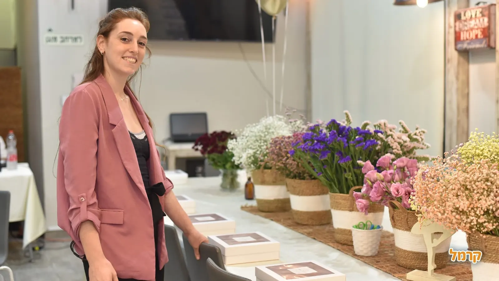 דריה עיצוב בפרחים - 073-7824021