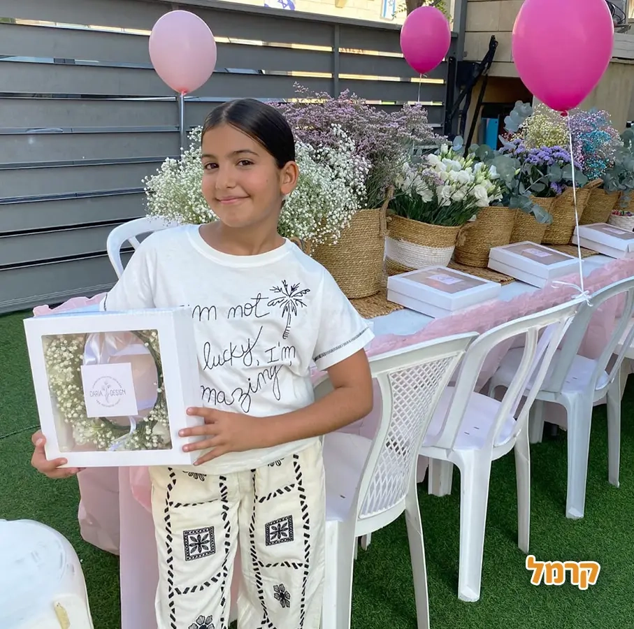 דריה עיצוב בפרחים - 073-7824021