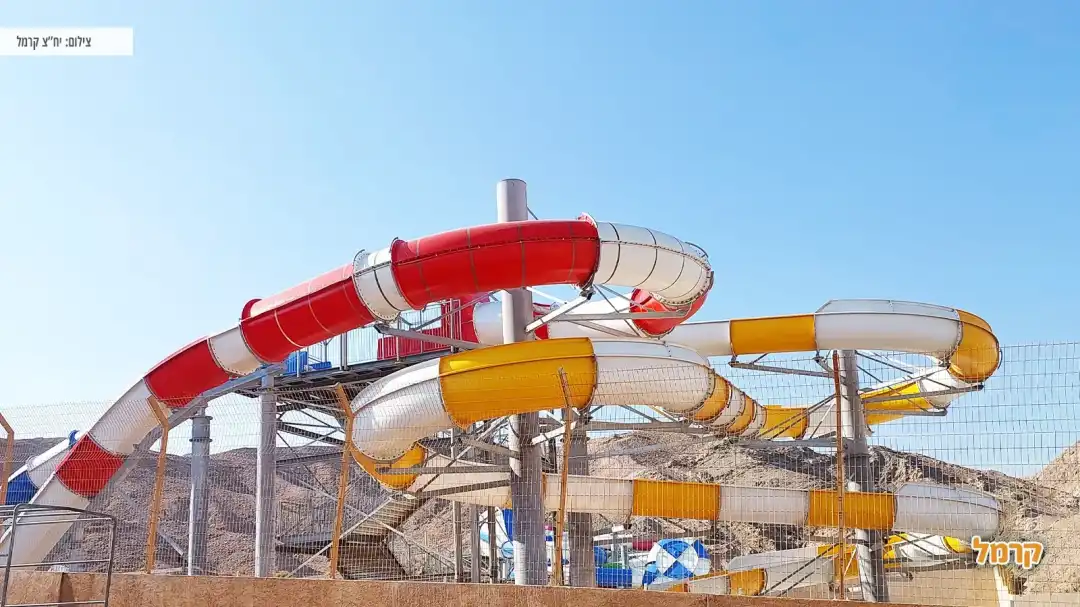 2 מגלשות ענקיות