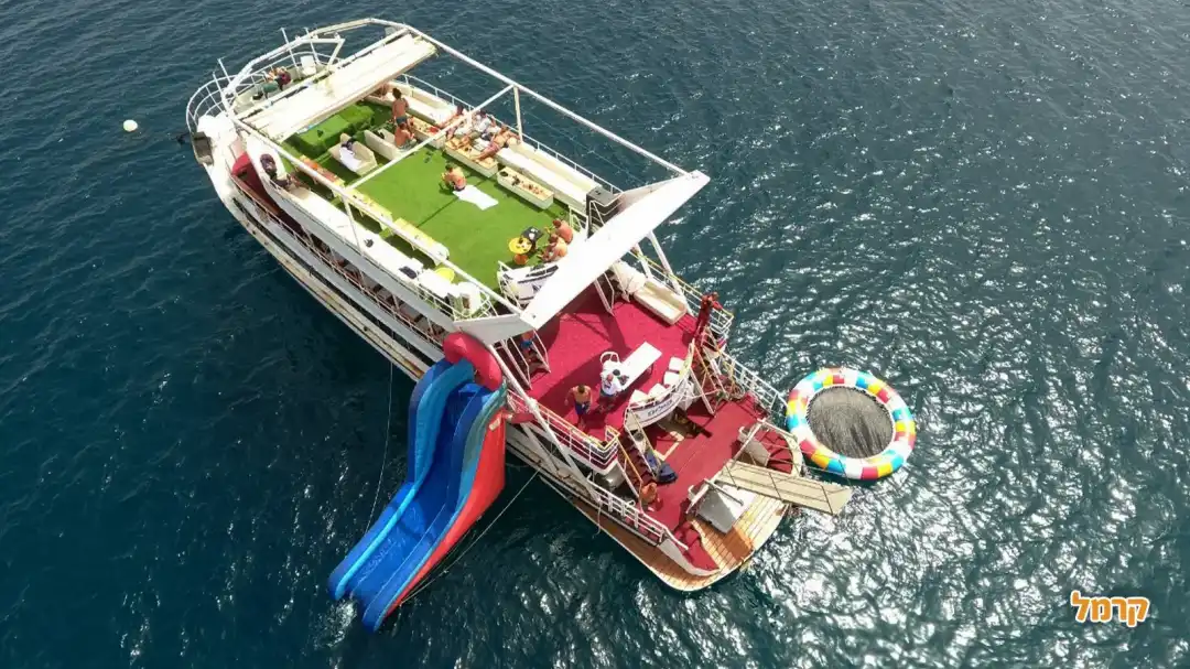 חווית שייט ביאכטה